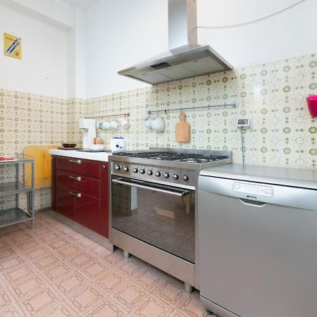 פסארו Flaminia Bright & Roomy Apartment מראה חיצוני תמונה