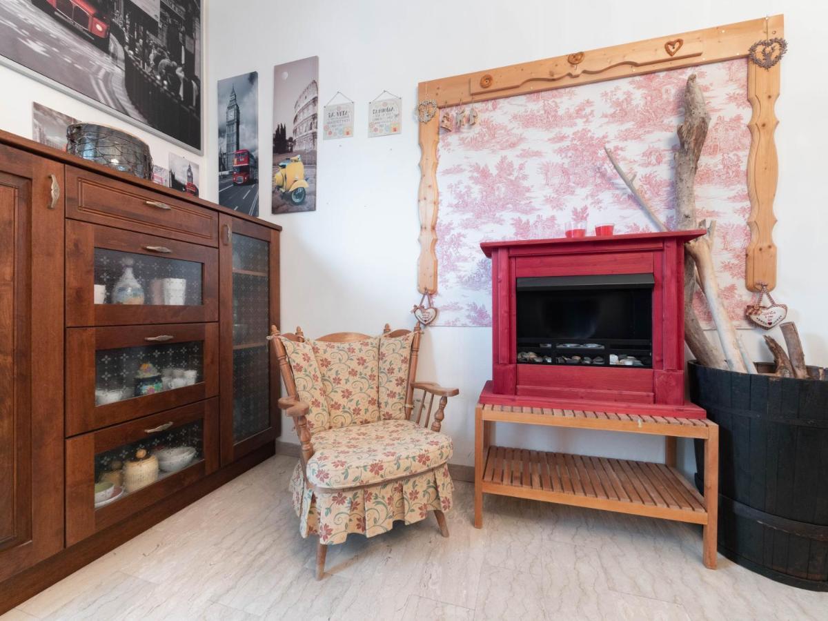 פסארו Flaminia Bright & Roomy Apartment מראה חיצוני תמונה