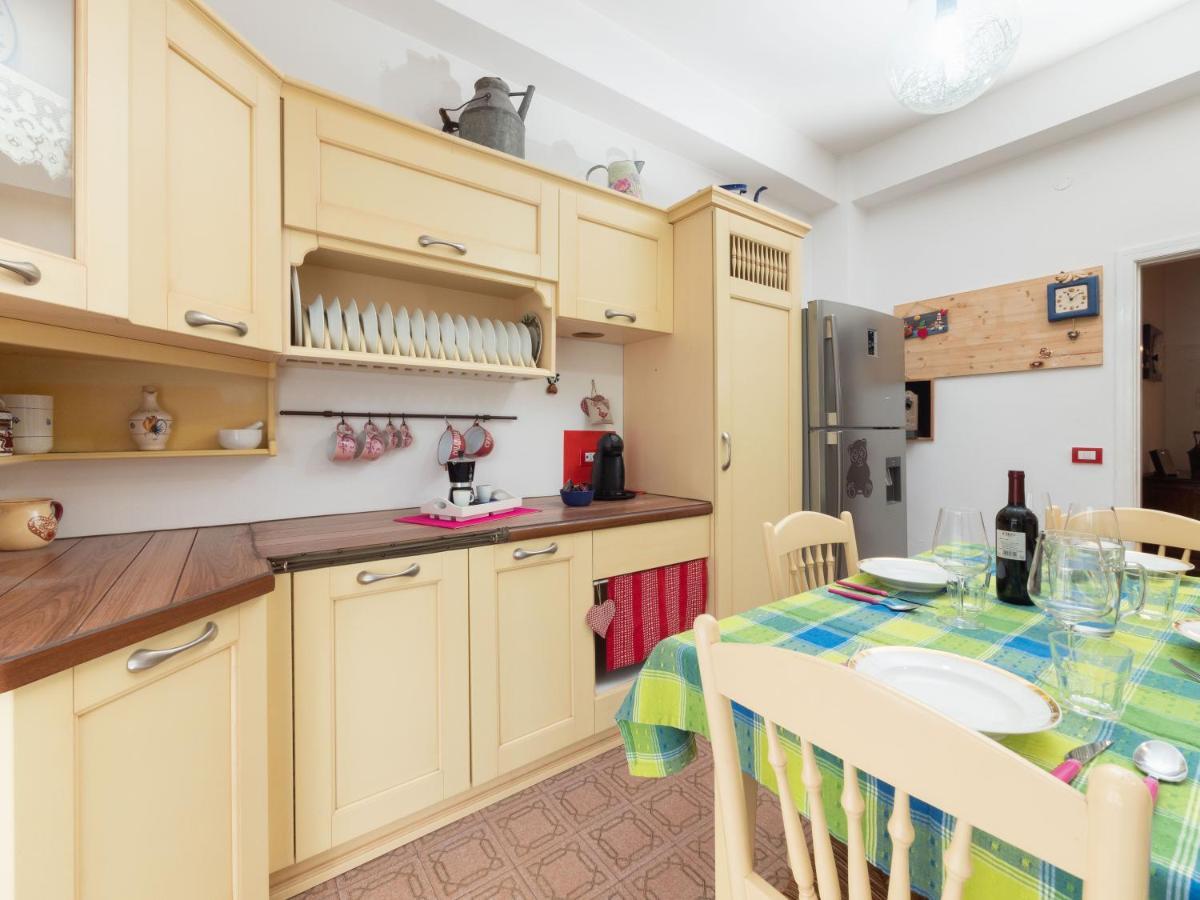 פסארו Flaminia Bright & Roomy Apartment מראה חיצוני תמונה