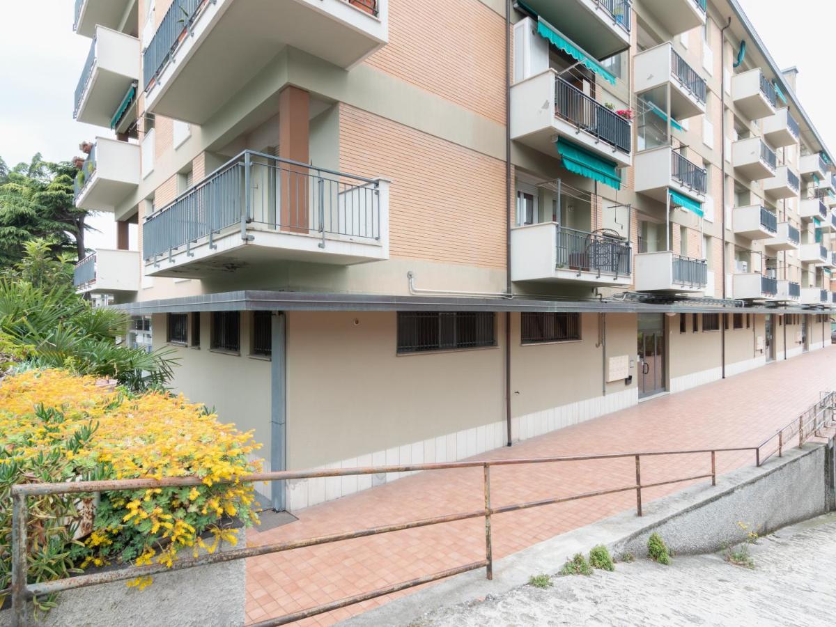 פסארו Flaminia Bright & Roomy Apartment מראה חיצוני תמונה